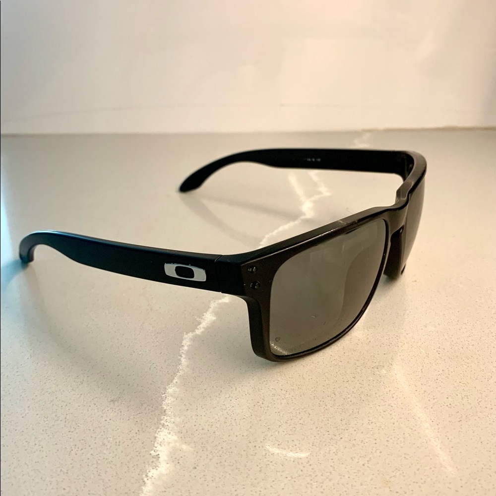 Oakley Holbrook